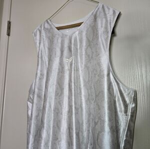 FZ0934-100 (L) Men's Nike Dri-FIT Standard Issue Reversible Basketball Jersey‎